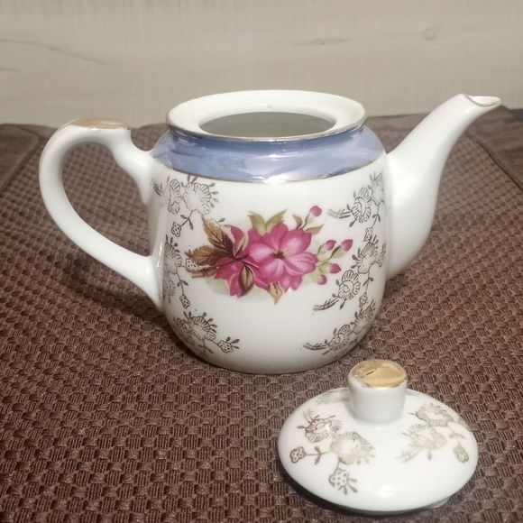 ROYAL Crown Fine China Vintage Miniature Teapot Made In Japan - Picture 3 of 10